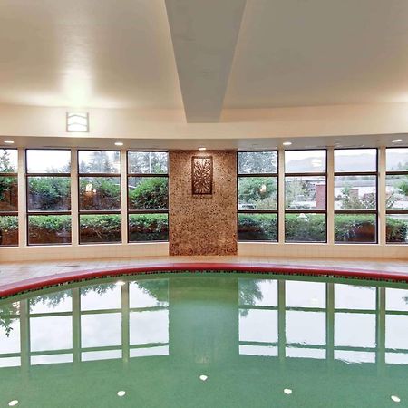 Hilton Garden Inn Seattle/איסאקה מראה חיצוני תמונה