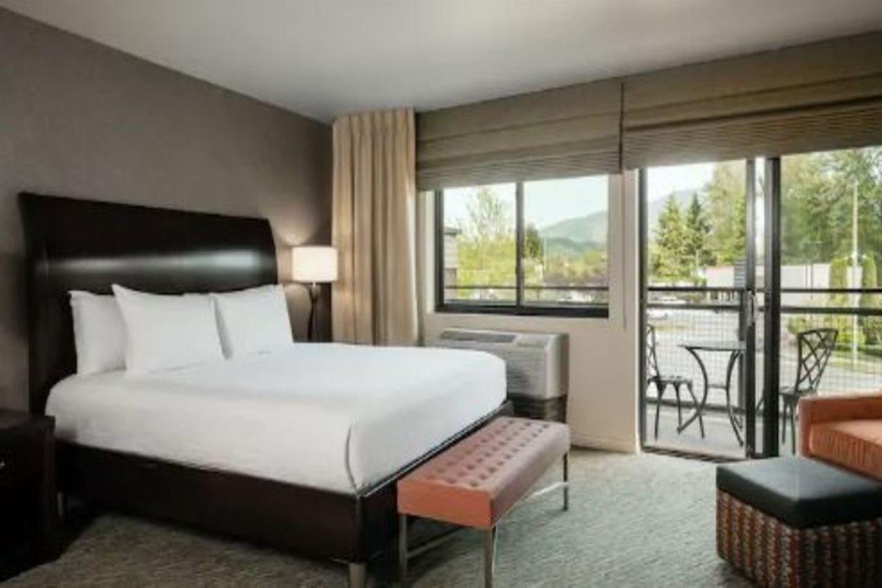 Hilton Garden Inn Seattle/איסאקה מראה חיצוני תמונה