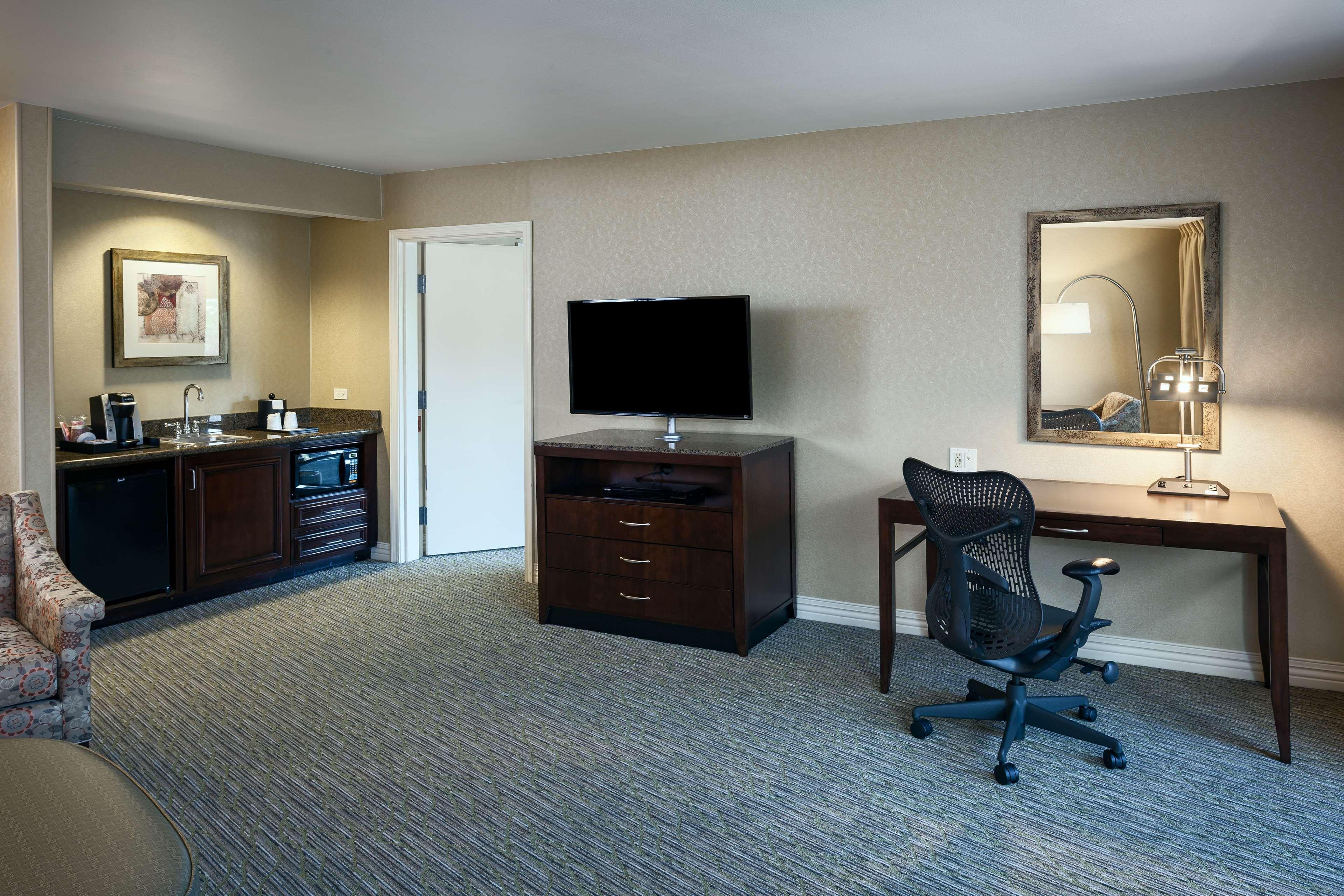 Hilton Garden Inn Seattle/איסאקה מראה חיצוני תמונה