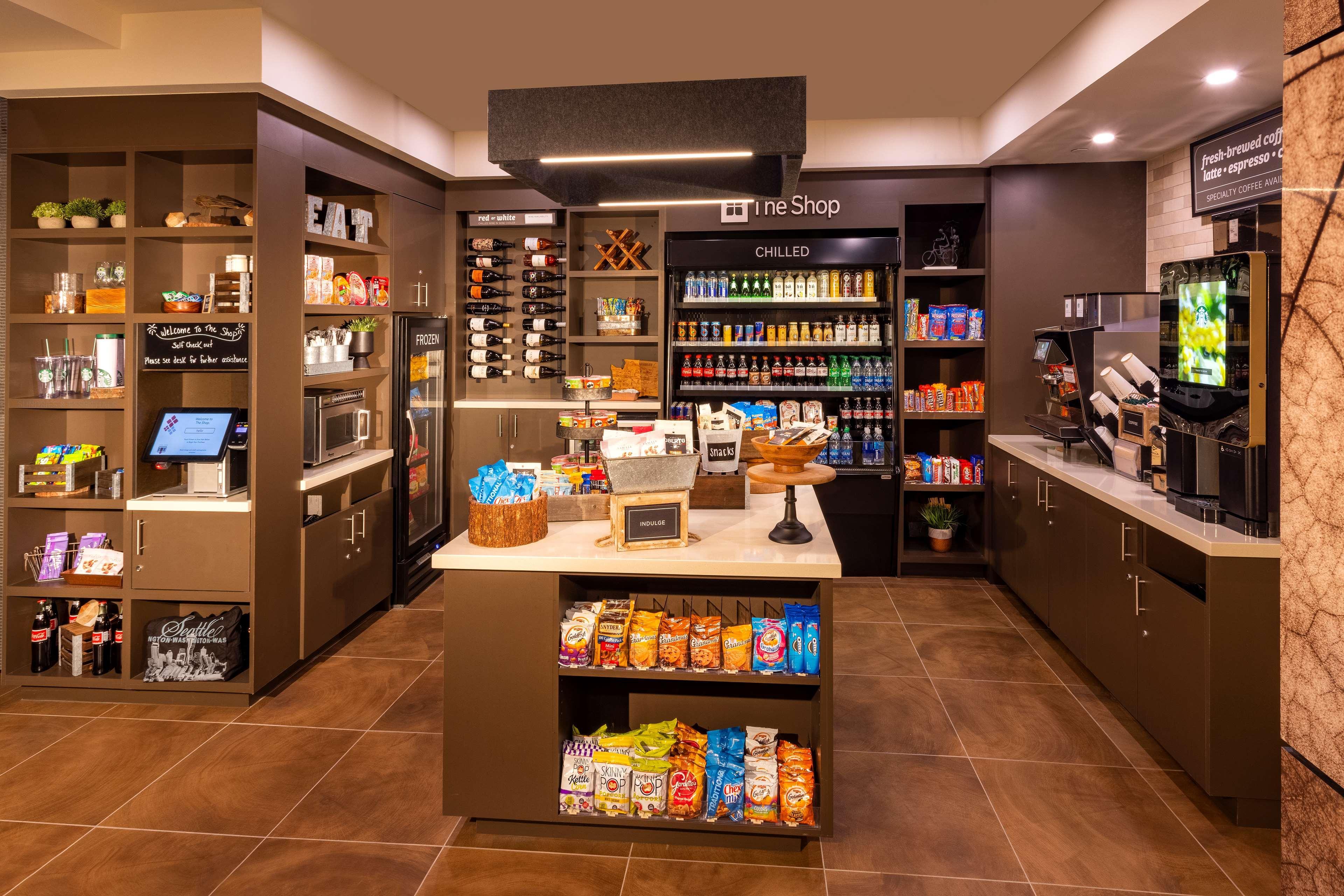 Hilton Garden Inn Seattle/איסאקה מראה חיצוני תמונה