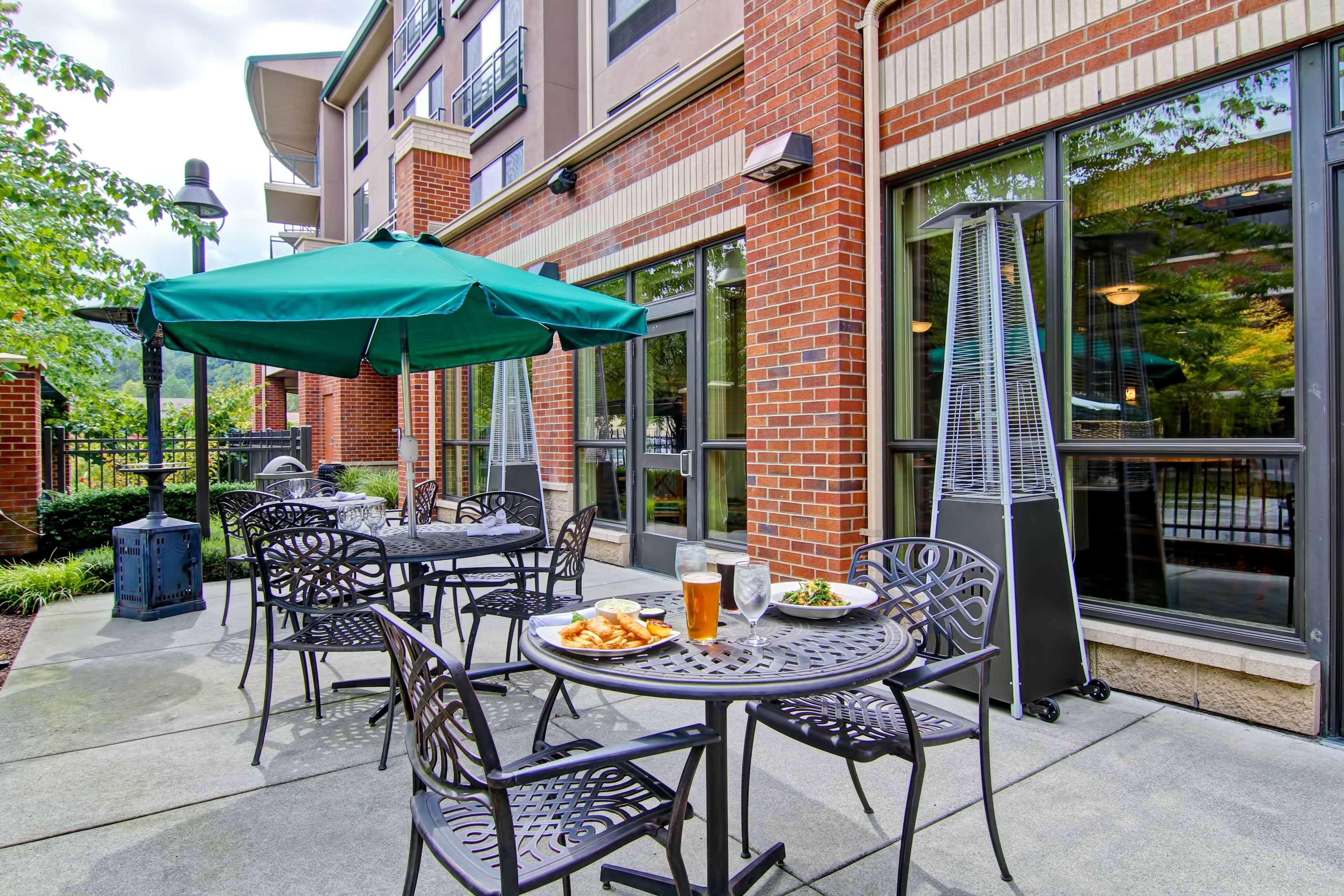 Hilton Garden Inn Seattle/איסאקה מראה חיצוני תמונה