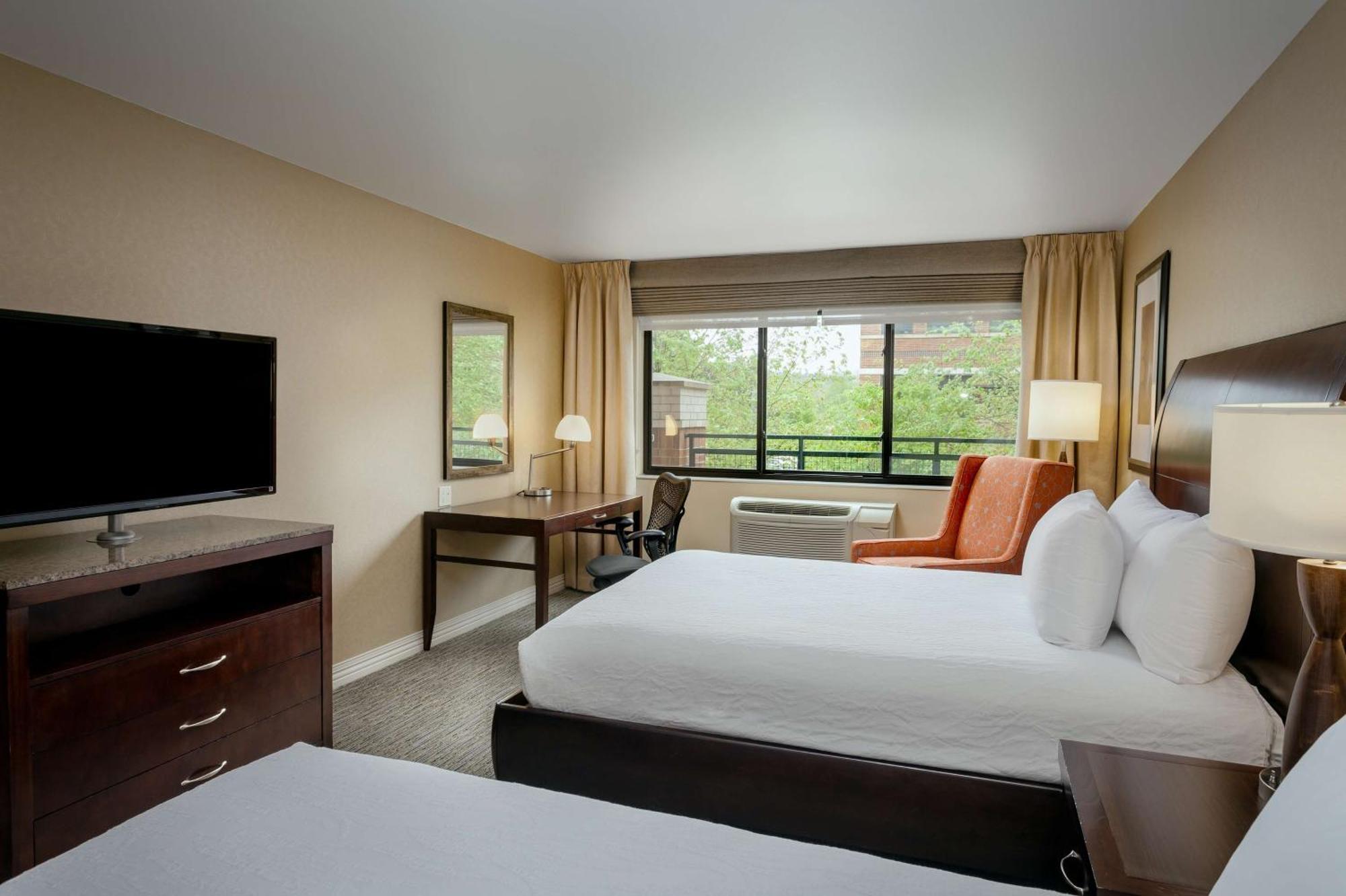 Hilton Garden Inn Seattle/איסאקה מראה חיצוני תמונה